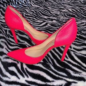 ( SOLD)Hot Pink Jessic Simpson Faux Leather Pumps
